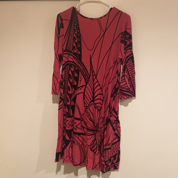 Missing Polynesia Pink and Black Long Sleeve dress - Picture 2 of 2